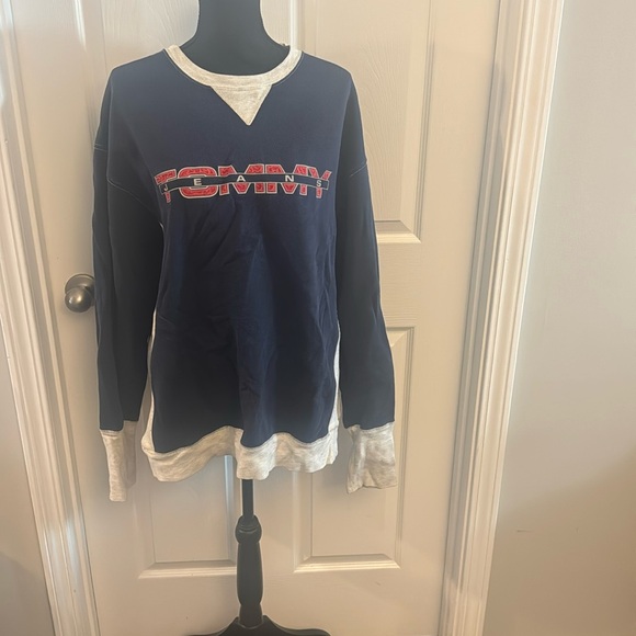 Vintage Tommy Hilfiger Sweatshirt - Picture 1 of 5